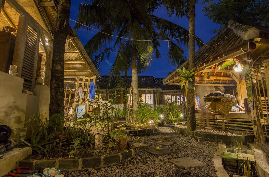 Farmer'S Yard Hostel Canggu (Bali) Bagian luar foto